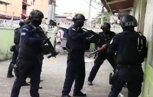 La policía no puede estar en todas las escuelas, dijo Pino. Foto: Cortesía