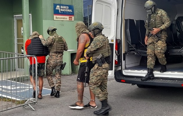 La OIJ de Costa Rica entrego a los dos pandilleros a Panamá. Foto: José Vásquez