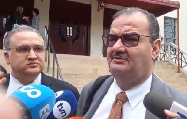 Carrillo actúa como abogado sustituto del licenciado Luis Eduardo Camacho.