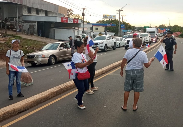 Se manifestaron exigiendo además mejores condiciones para los detenidos. Foto: Thays Domínguez