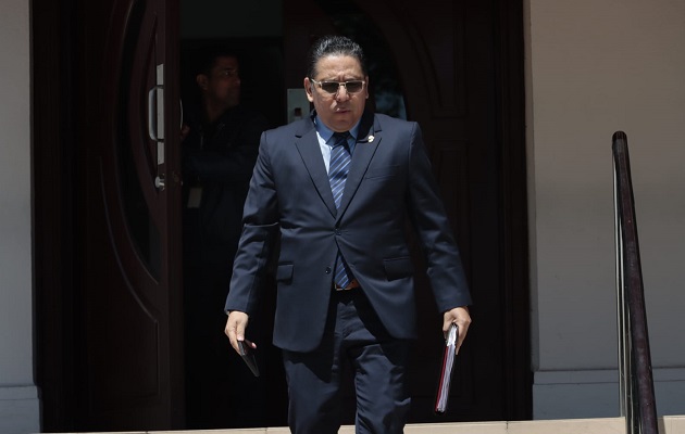 Aníbal Guerrero a su salida de la Corte Suprema de Justicia, este martes. Foto: Víctor Arosemena
