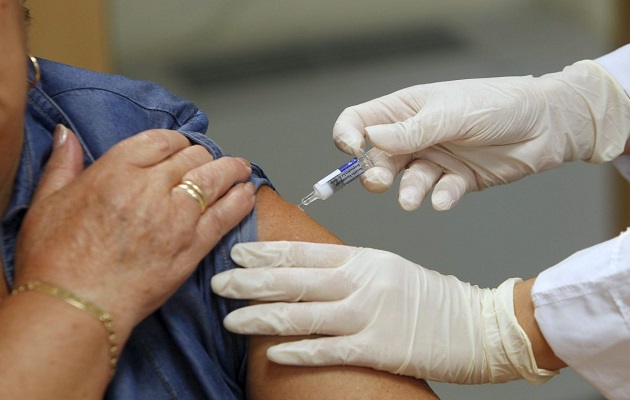 La vacunación es clave para las personas más vulnerables. Foto: EFE
