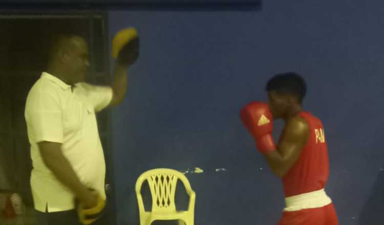 Carlos Aparicio (izq.) en los entrenamientos con Irving Ibarguen. Foto: Jaime Chávez