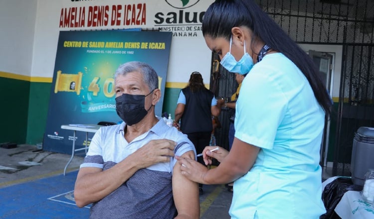 En San Miguelito se intensifica la jornada de vacunación principalmente a adultos mayores y niños. Foto: Cortesía Minsa.