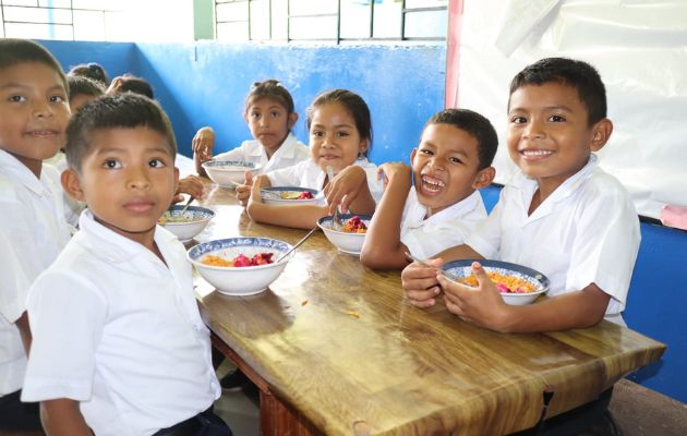 Los estudiantes deben ingerir alimentos saludables. Foto: Cortesía Meduca