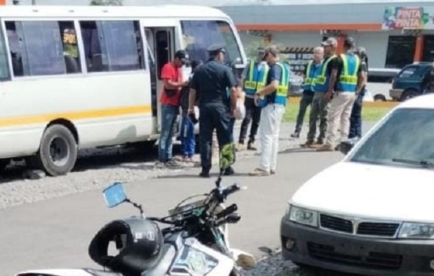 Los aprehendidos fueron trasladados en bus desde el Bugaba a Paso Canoas. Foto: José Vásquez