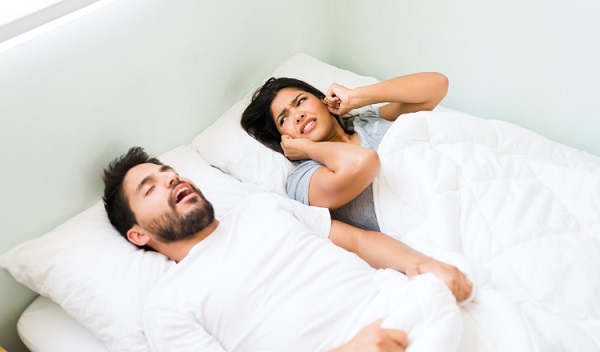 Habits that disturb the sleep of the couple