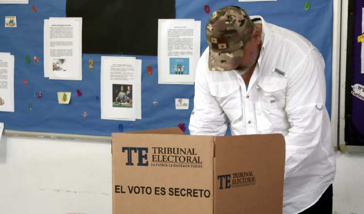 La membresía de Realizando Metas escogió el pasado domingo 4 de junio su candidato presidencial. Víctor Arosemena