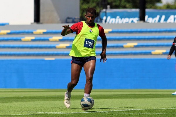 Fidel Escobar durante los entramientos de la selección de Panamá. Foto: Fepafut