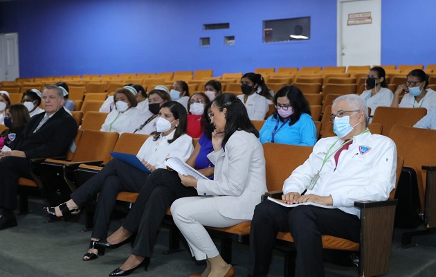 Este miércoles se lanzó el curso de calidad y procesamiento de leche humana pasteurizada. Foto: Cortesía Minsa