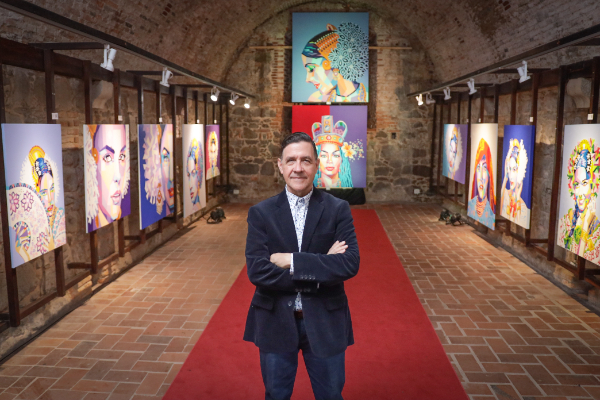 Azael Pitti: The Artist Behind ‘The Power of Line and Color’