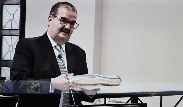 Carlos Carrillo forma parte de la defensa del expresidente Ricardo Martinelli. 