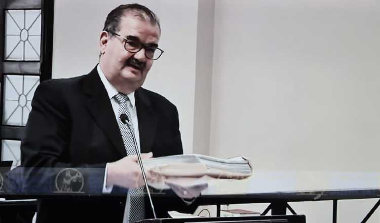 Carlos Carrillo forma parte de la defensa del expresidente Ricardo Martinelli.