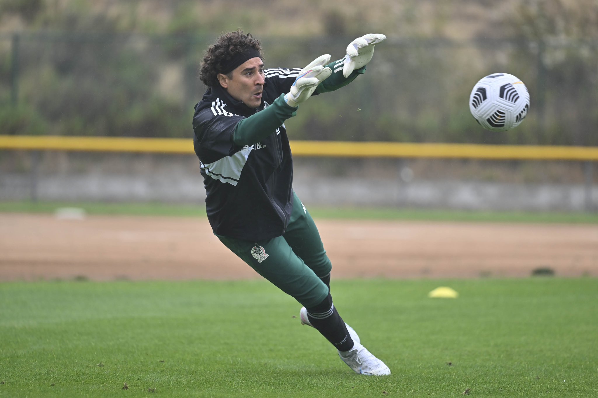 Guillermo 'Memo' Ochoa portero de México. Foto: Twitter.