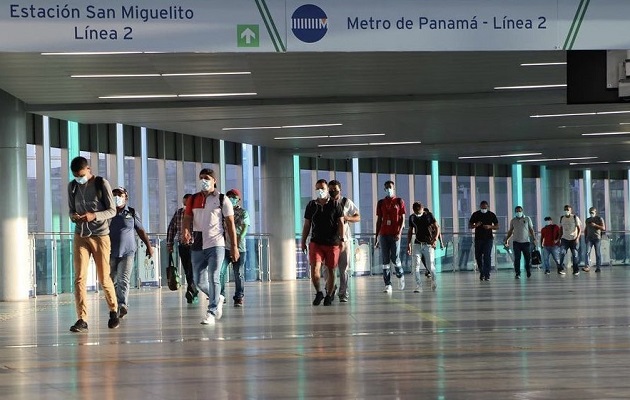 El requerimiento salarial de los hombres es superior al de las mujeres, según Konzerta. Foto: Cortesía Metro de Panamá 
