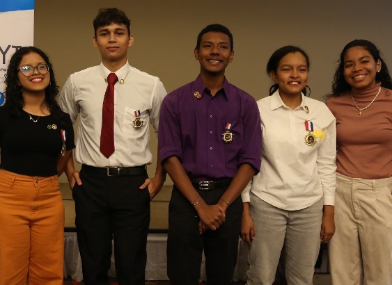 Los 5 ganadores de la VI Olimpiada Panameña de Ciencias Espaciales. Foto: Cortesía