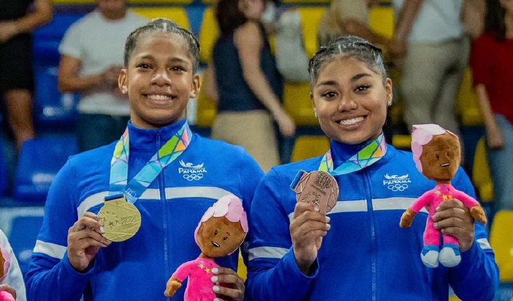Las panameñas Karlas Navas (izq) con la medalla de oro e Hilary Heron (der.) con el bronce. Foto: COP