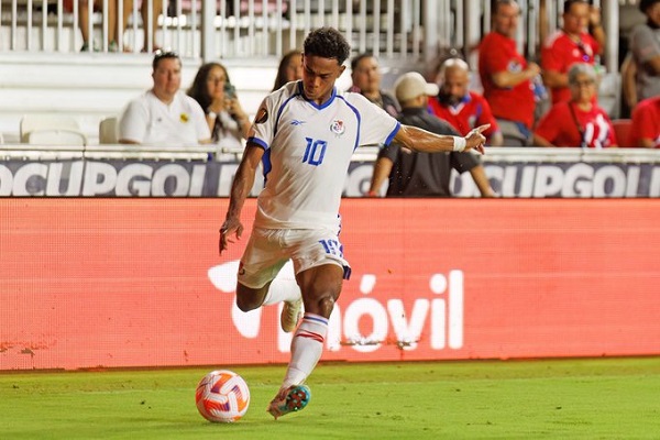 Yoel Bárcenas anotó el segundo gol de Panamá contra Costa Rica. Foto: Fepafut