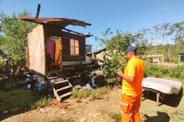 En algunos sectores las viviendas perdieron el techo. Foto. Sinaproc