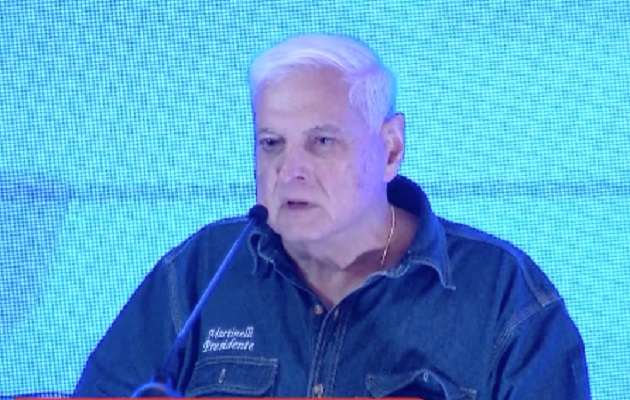 Ricardo Martinelli prometió cambiar el rumbo del país.