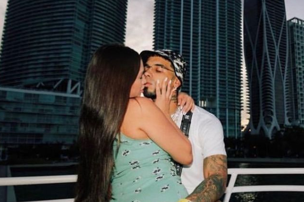 Anuel AA y Laury Saavedra. Foto: Instagram / @anuel