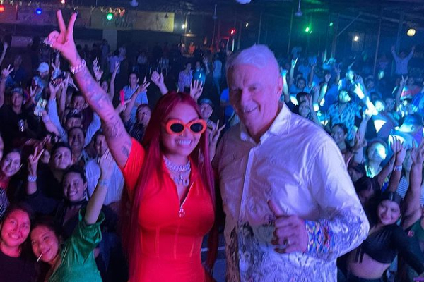 Anyuri y Ulpiano Vergara en el baile. Foto: Instagram / @anyurimusica