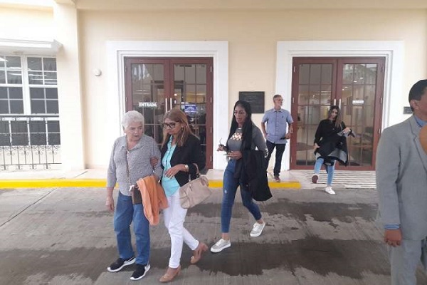 Liriola Gonzáles, madre de Stephanie Rodríguez, pidió justicia para su hija, señalando que están pasando por momentos difíciles, al tener que revivir estos hechos que son traumáticos para la familia. Foto. José Vásquez