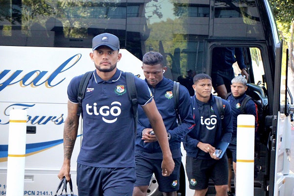 Jugadores panameños llegan a San Diego. Foto: Fepafut