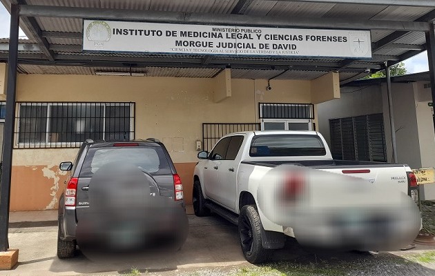Los cuerpos fueron trasladados desde Changuinola hasta la morgue judicial en David. Foto: José Vásquez 