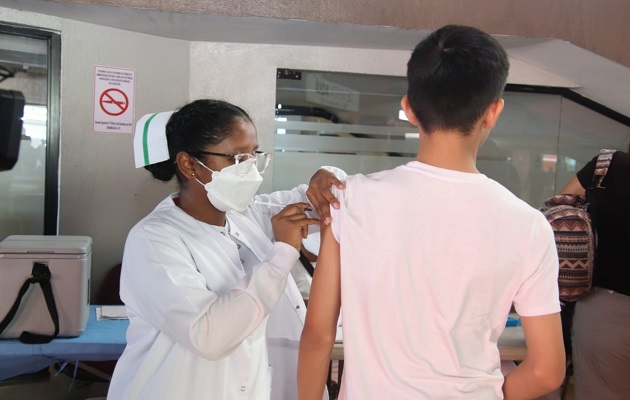 El Minsa reitera la importancia de aplicarse la vacuna. Foto: Cortesía Minsa