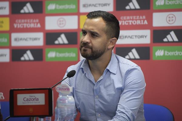 Ignacio 'Nacho' Quintana, técnico de Panamá: Foto: EFE