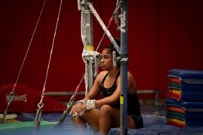 La gimnasta panameña Karla Navas participa en un entrenamiento en el No Limits Gymnastics Panamá. Foto: EFE / Bienvenido Velasco