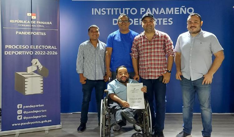 Luis Esquivel Golcher asumió la presidencia de la  nueva junta directiva de la Federación de Ajedrez de Panamá. Foto: Cortesía