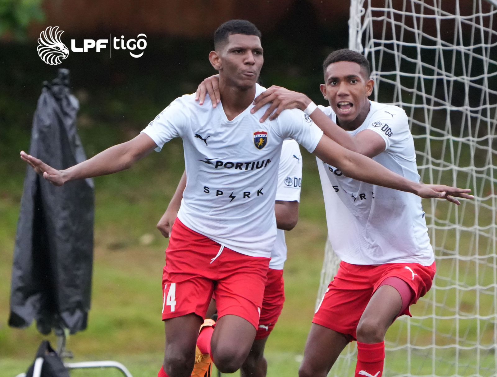 “Leone” Plaza Amadora roars with 3 points “Leone” Plaza Amadora roars with 3 points