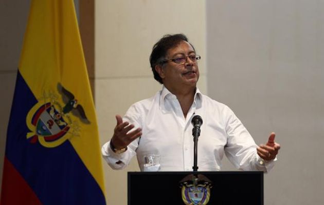 Petro appoints former paramilitary commander as ‘peace manager’