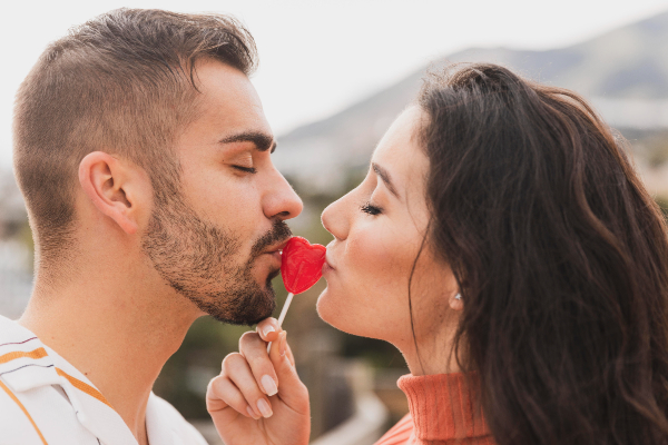 El beso francés está entre los favoritos en las culturas europeas y americanas. Foto: Ilustrativa / Freepik