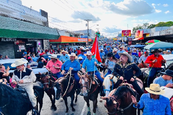 Se espera la participación de unos 2 mil jinetes en la cabalgata que recorre las principales vías de La Concepción. FOTOS/JOSÉ VÁSQUEZ