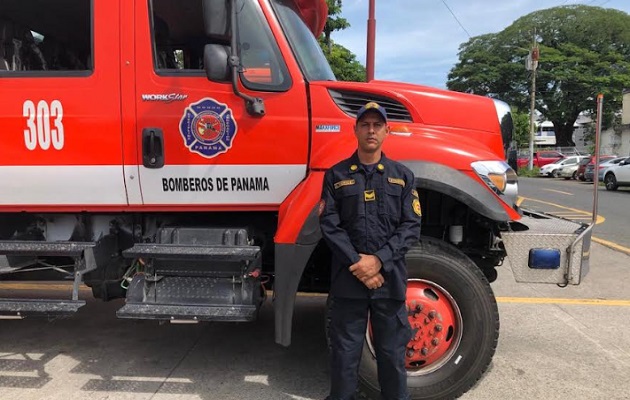 Rodríguez  tiene más de 12 años de experiencia como guardavidas. Foto: Cortesía Bomberos