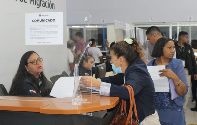 Los extranjeros saldrán de la institución con su carnet de identificación. Foto: Cortesía Migración