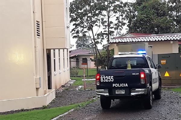 De igual forma, las autoridades policiales lograron la aprehensión de la presunta sospechosa del hecho de sangre. Foto. José Vásquez