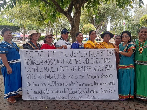 El Foro de Mujeres Ngäbe-Buglé protestando en la ciudad de David. Foto: José Vásquez