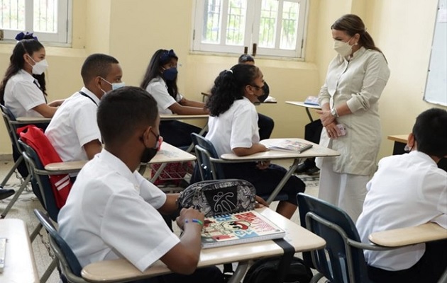 Como “algo histórico”, catalogó la ministra de Educación, Maruja Gorday de Villalobos, el presupuesto 2024 . Foto: Cortesía