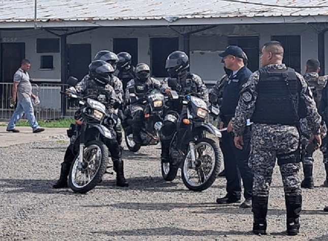 Un video  muestra a las unidades policiales entrar y salir a una residencia, sin autorización judicial. Foto:Ilustrativa 