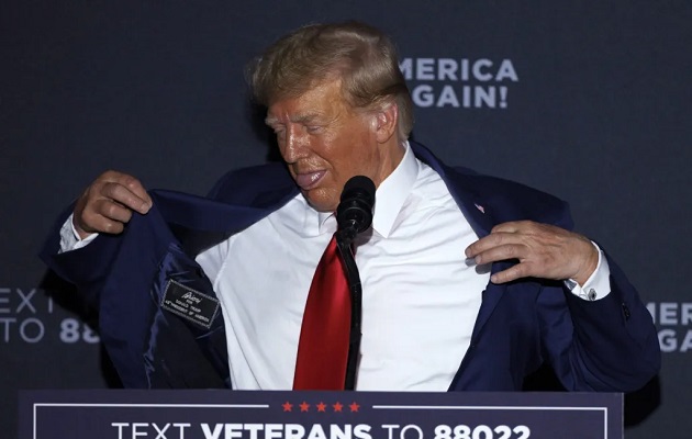 Trump considera que Biden está detrás de una persecución política contra él. Foto: EFE