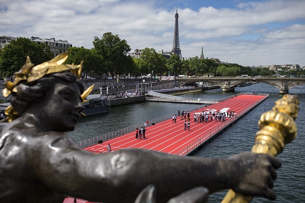 La ceremonia de apertura, el 26 de julio de 2024, no se celebrará en un estadio por primera vez en la historia. En su lugar, se hará en el Sena, el río que atraviesa el centro de la capital francesa. Foto: EFE