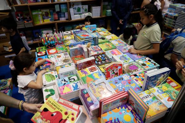 Hay más de 480 actividades en la Feria del Libro 2023. Foto: EFE / Bienvenido Velasco