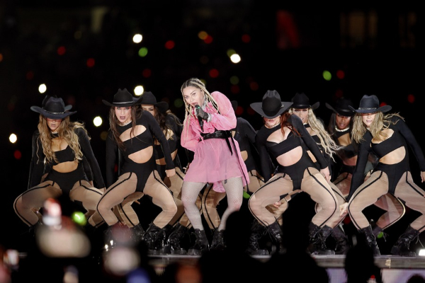 Madonna durante el concierto 'Medallo en el mapa' del cantante Maluma en Medellín (Colombia). Foto: EFE / Luis Eduardo Noriega A.