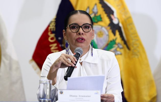 Un total de 4,756 ciudadanos estaban habilitados para ejercer su derecho al voto en casa en Ecuador. Foto: EFE