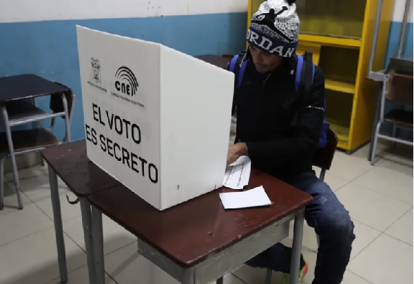 Los centros de votación abrieron a las 7:00 a.m., hora de Ecuador y Panamá. Foto: EFE