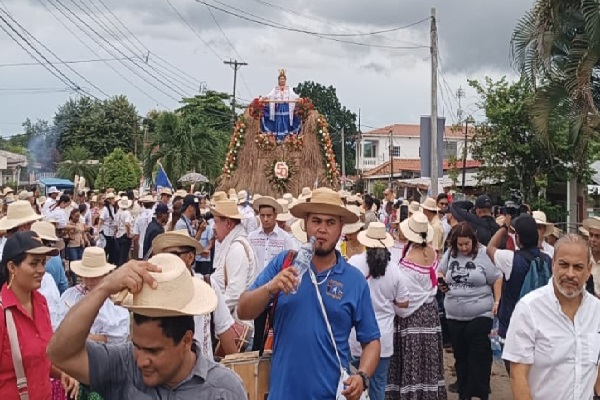 Al Festival del Manito, asistieron; lugareños, visitantes, políticos, y delegaciones institucionales y empresariales. Foto. Thays Dominguez